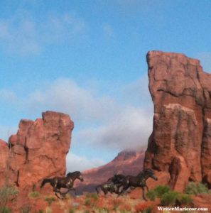 Wild West Horse Statue Sculpture St. George UT | WriterMariecor.com